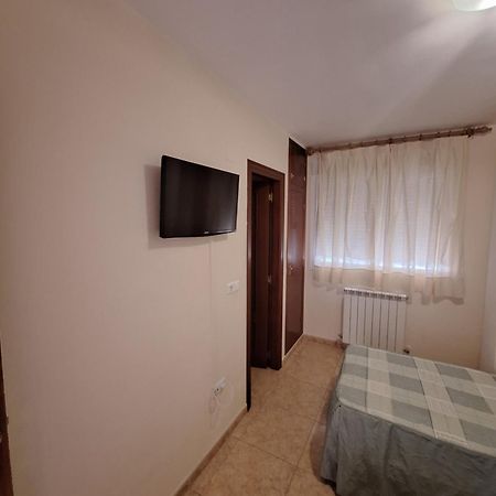 Hostal Pension - La Rotonda 호텔 Tardienta 외부 사진